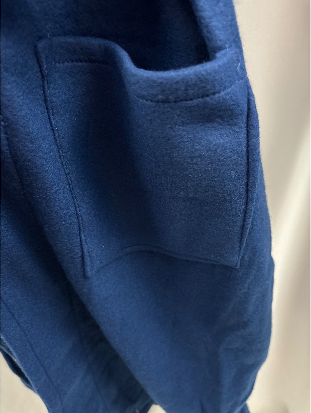The Polar Express Adult Large Blue Fleece Robe Logo Navy Blue NWT New With Tags - Picture 7 of 8